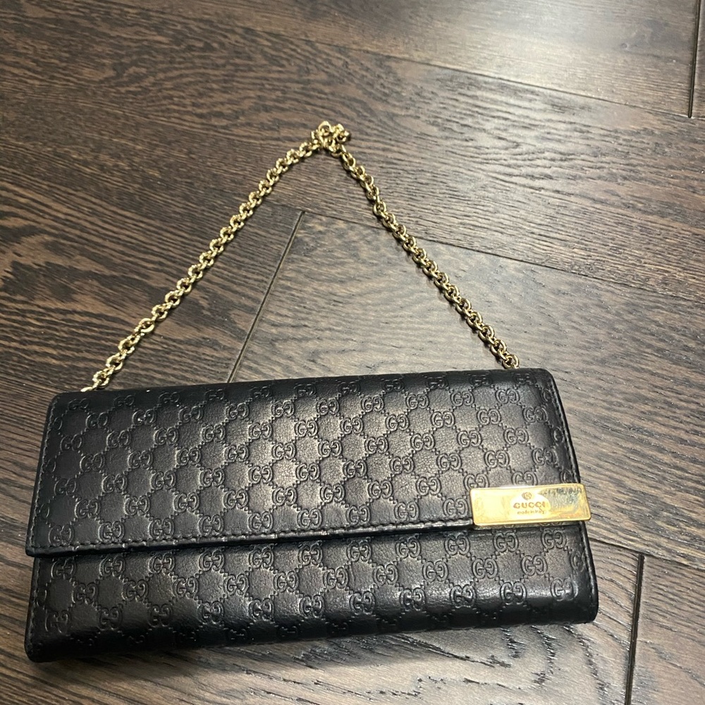 Gucci wallet on chain